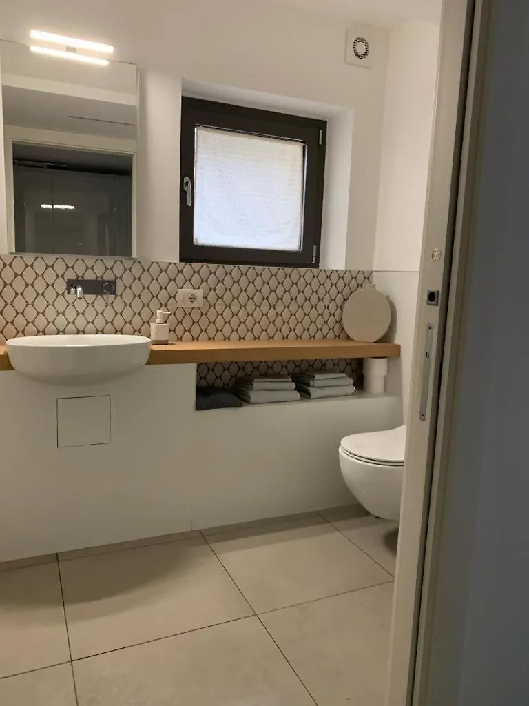 Cozy Room In The Heart Of Como 0*,