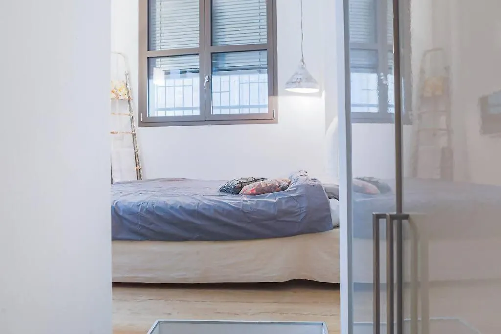 Cozy Room In The Heart Of Como 0*,  Italia