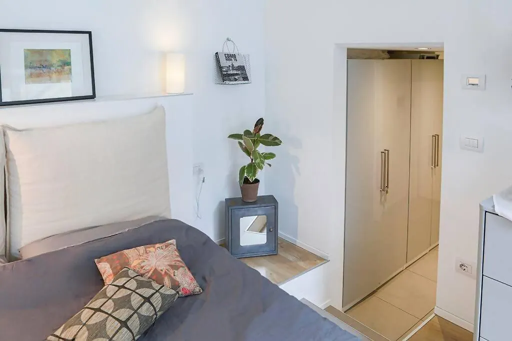 Cozy Room In The Heart Of Como 0*,