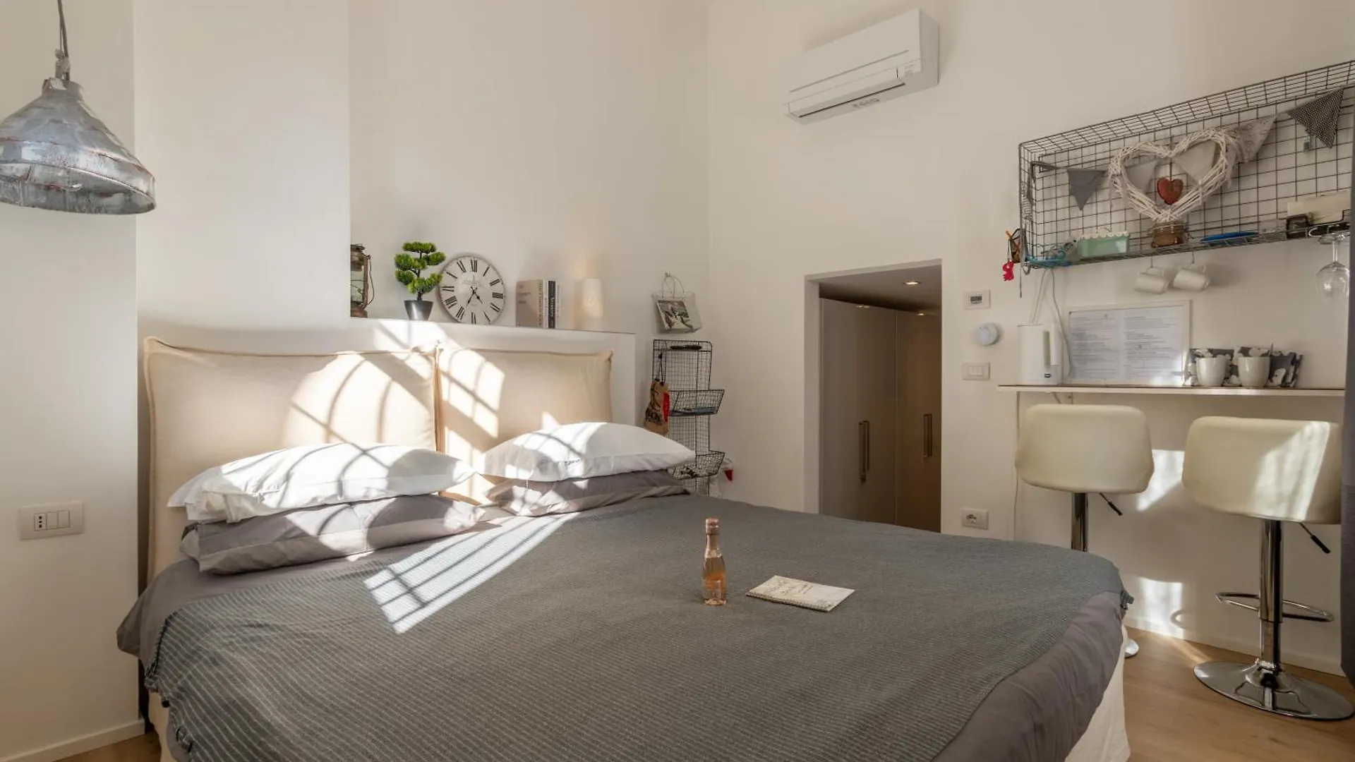 Pensión Cozy Room In The Heart Of Como