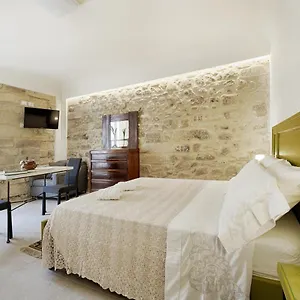 hyblaliferooms.sicilyhotelsitaly.net/